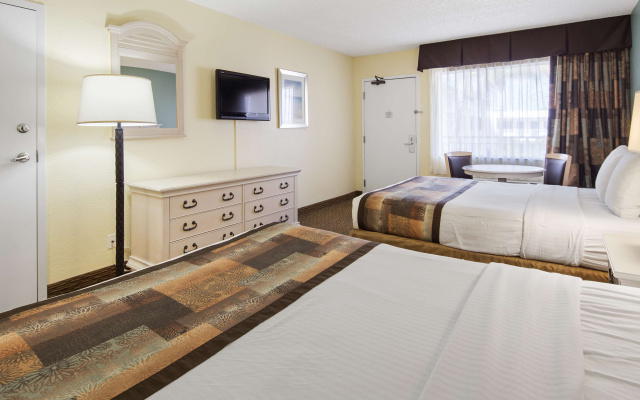 Standard Quadruple room