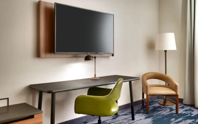 Standard Quadruple room with city view