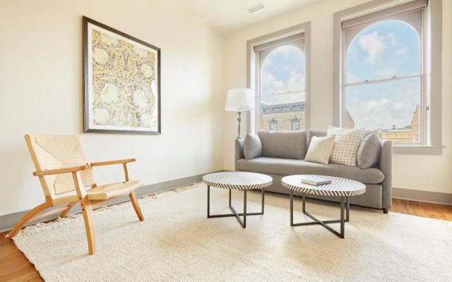 3 Bedrooms Apartment