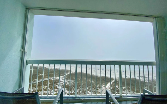 Deluxe Quadruple room with balcony and oceanfront