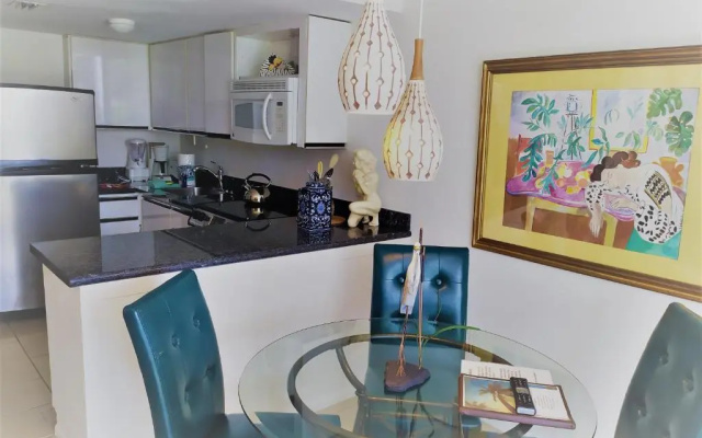 1 Bedroom Apartment with courtyard view