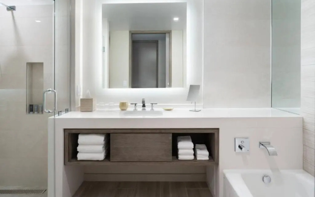 Standard Double room with city view