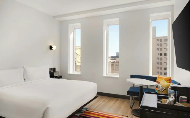 Standard Double room with city view