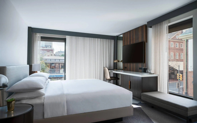 Executive Double Club Suite