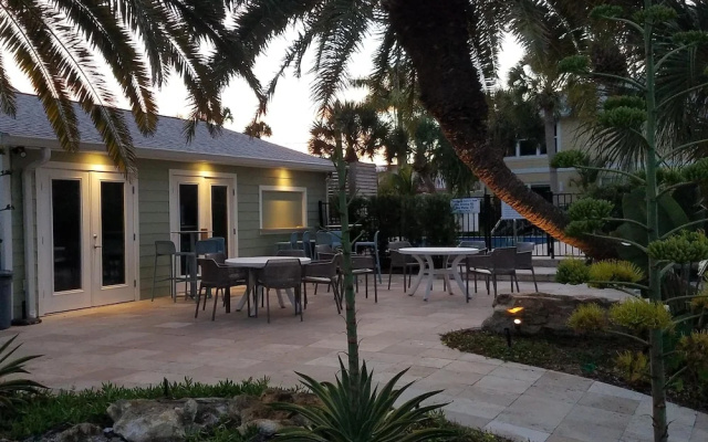 1 Bedroom Deluxe Basement Villa with balcony and with bay view