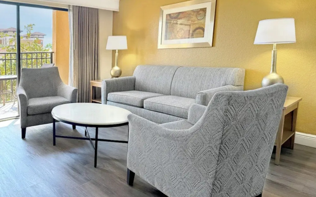 2 Bedrooms Suite with balcony