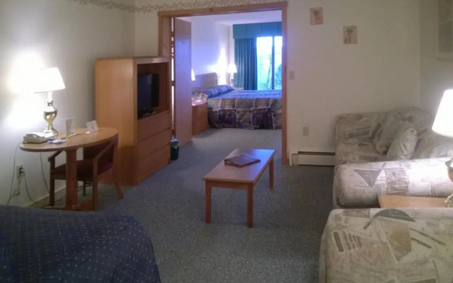 Deluxe Suite