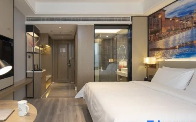 Standard Double room with view