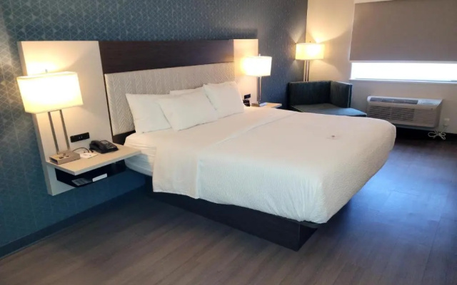Standard room with partial view