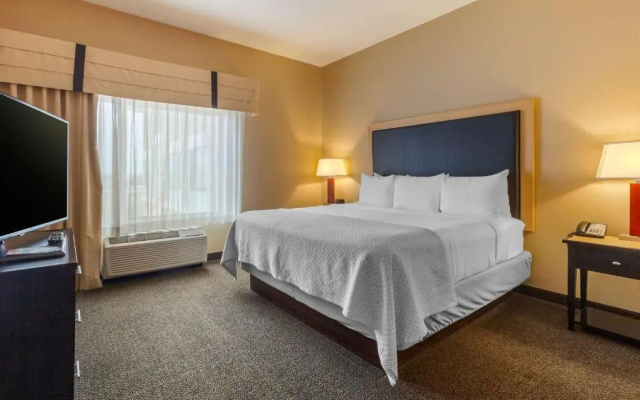 Suite with mountain view