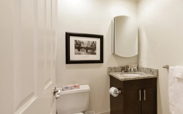 2 Bedrooms Luxury Apartment
