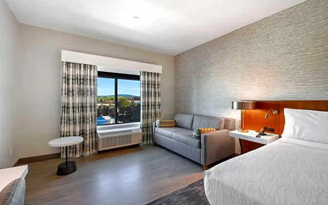 Deluxe room with canal view