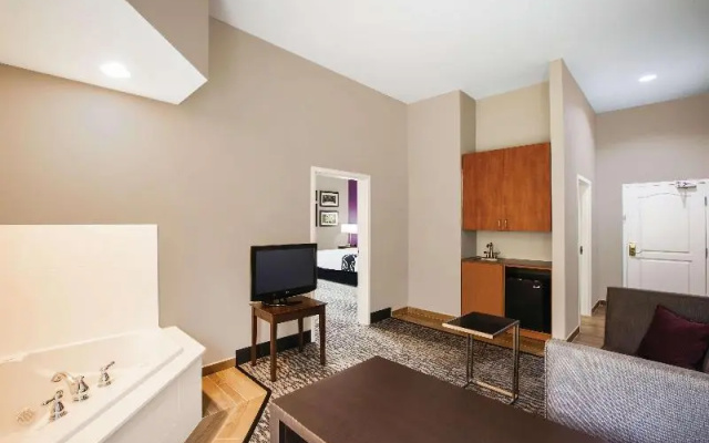 Double Suite