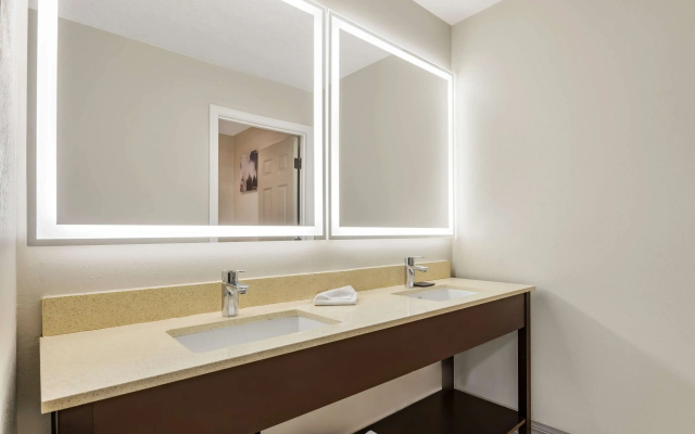 Quadruple Suite