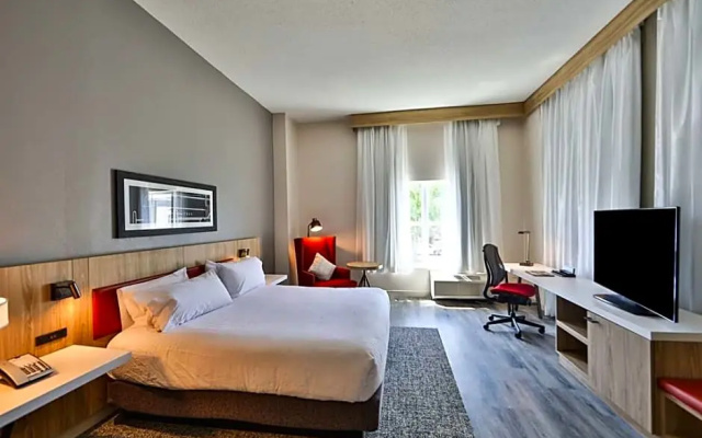 1 Bedroom Corner Double Suite
