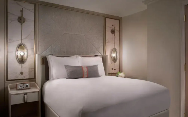Double room with limited view