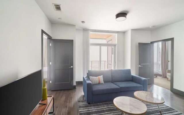 2 Bedrooms Apartment