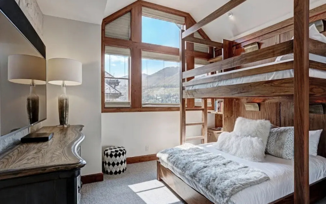 Platinum room