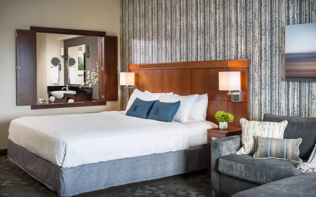 Standard Double room with partial view