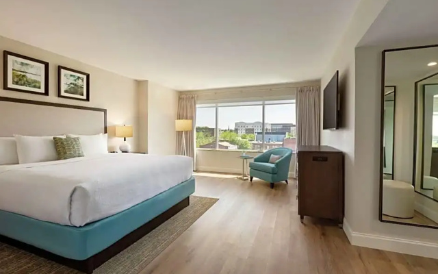 1 Bedroom Double Suite with historic city view