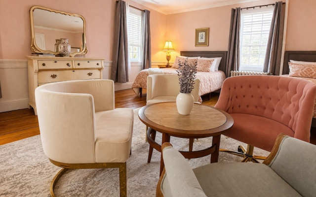 Suite with balcony