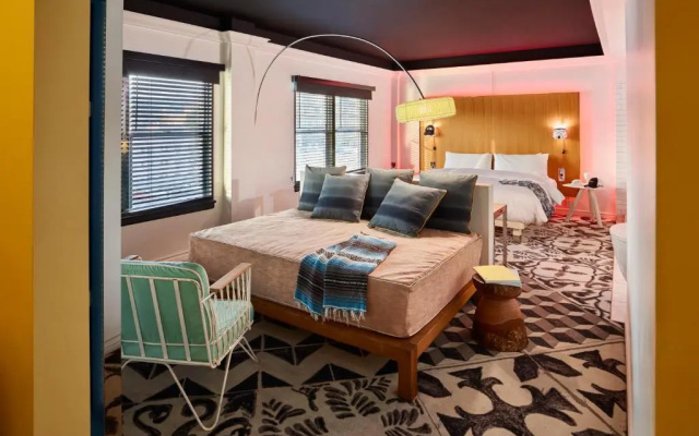 Suite with land view