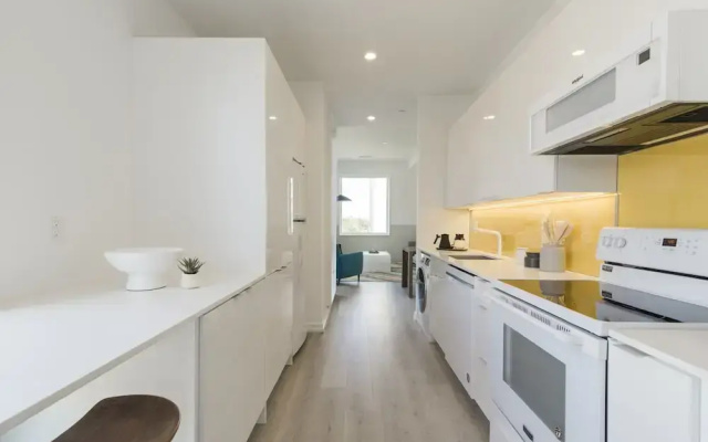 Apartment with city view