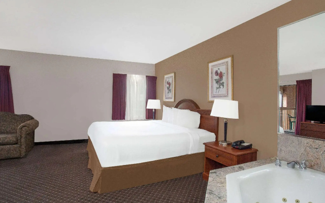 Deluxe Double Suite