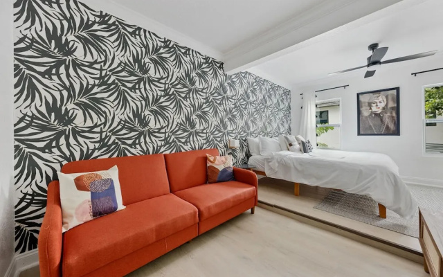 Comfort room