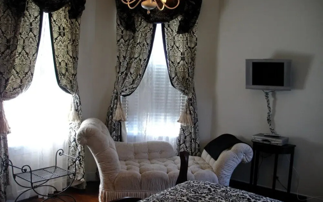 Comfort Double Basement room