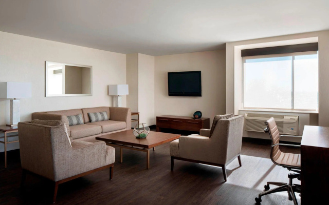 2 Bedrooms Double Suite with city view