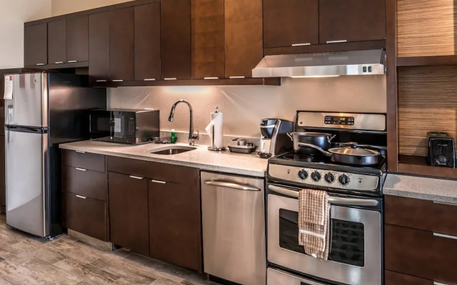 1 Bedroom Suite with mountain view