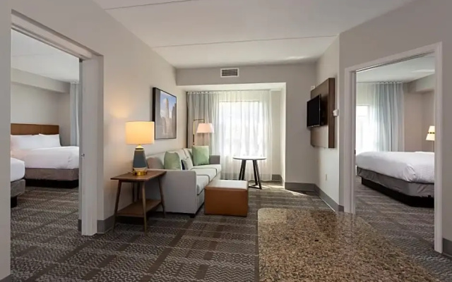 2 Bedrooms Sextuple Suite