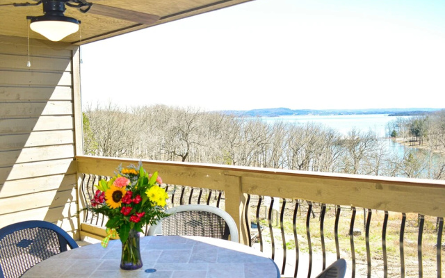 Standard room with lake view