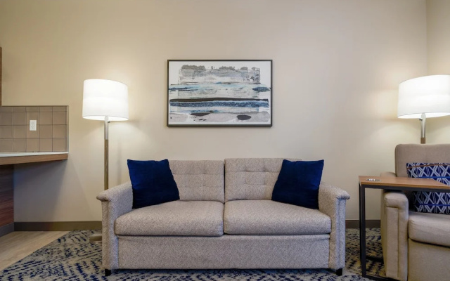1 Bedroom Suite with mountain view