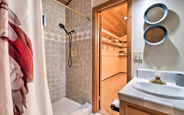 3 Bedrooms Cottage with balcony