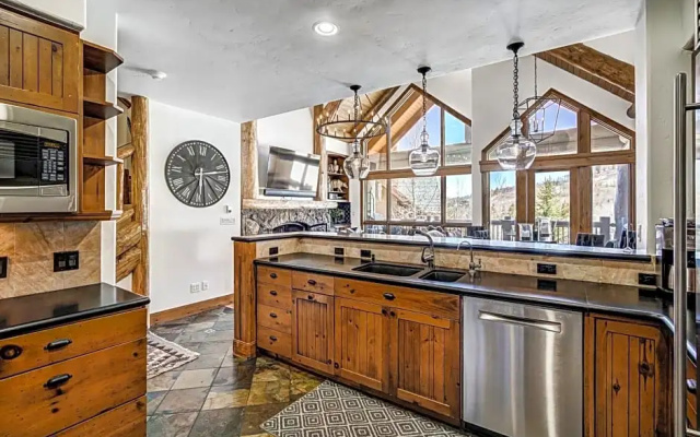 4 Bedrooms Cottage