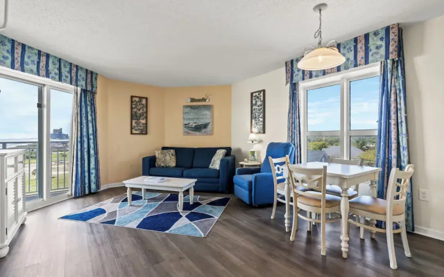 1 Bedroom Deluxe room with balcony and beachfront