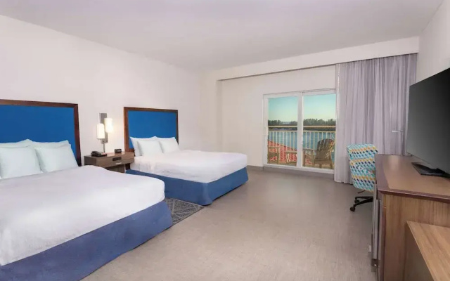 Standard Quadruple room with balcony and beachfront
