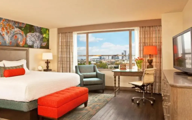 Standard room with city view