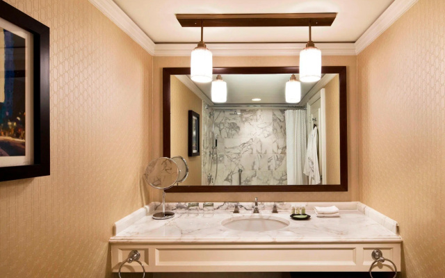 Superior Double room with city view