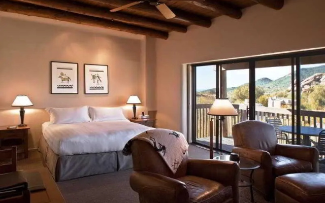 2 Bedrooms Villa with balcony