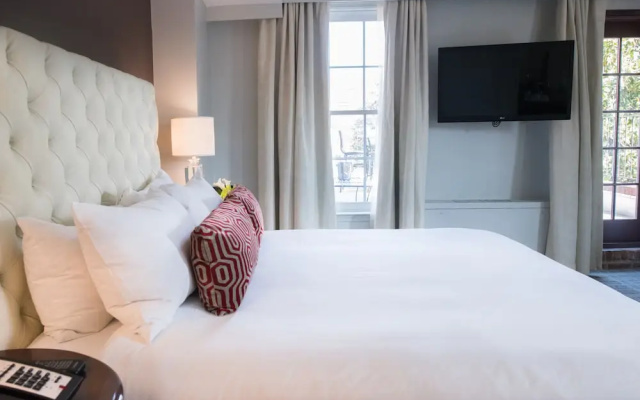 Deluxe Corner Double room
