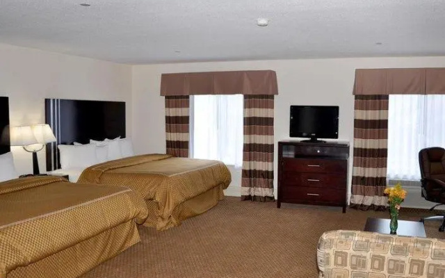 Deluxe Quadruple Suite