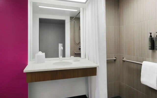 Standard Double room with city view