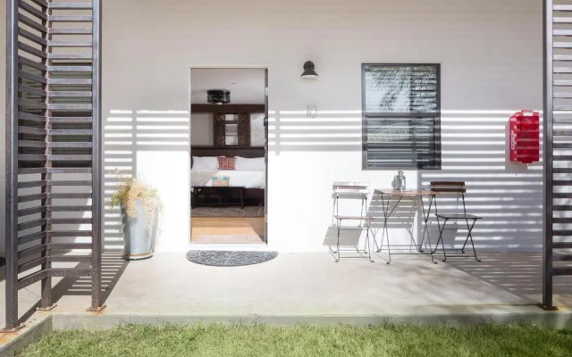 Studio with garden view