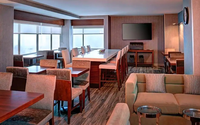 Standard Sextuple Club room