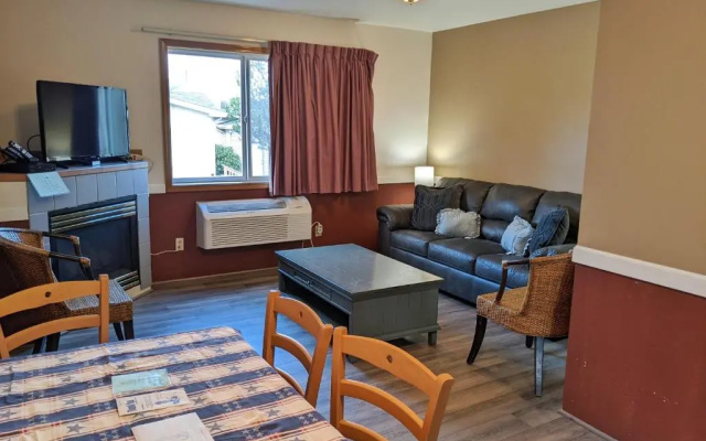 Deluxe Suite