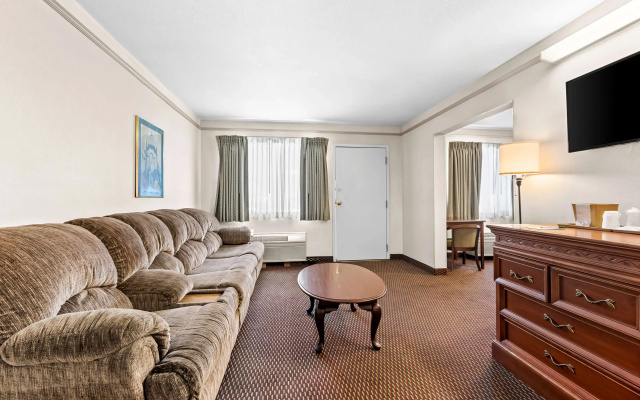Quadruple Suite
