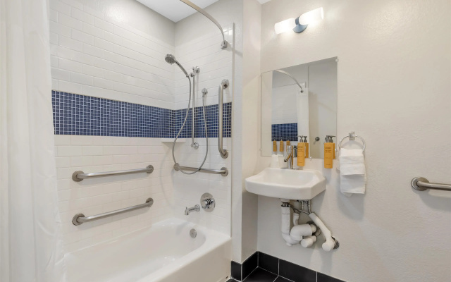 1 Bedroom Double Suite